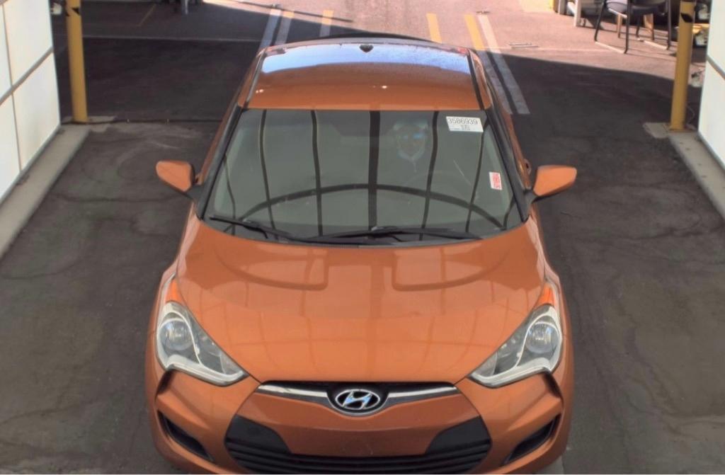 Hyundai Veloster Base 6AT 2016