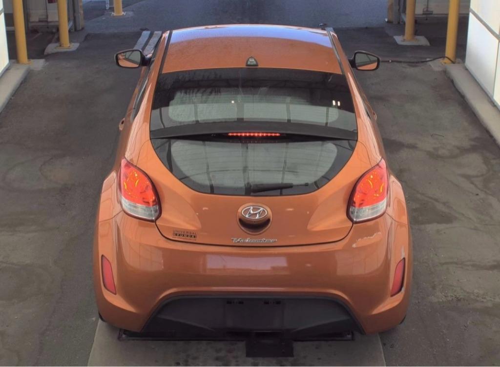 Hyundai Veloster Base 6AT 2016