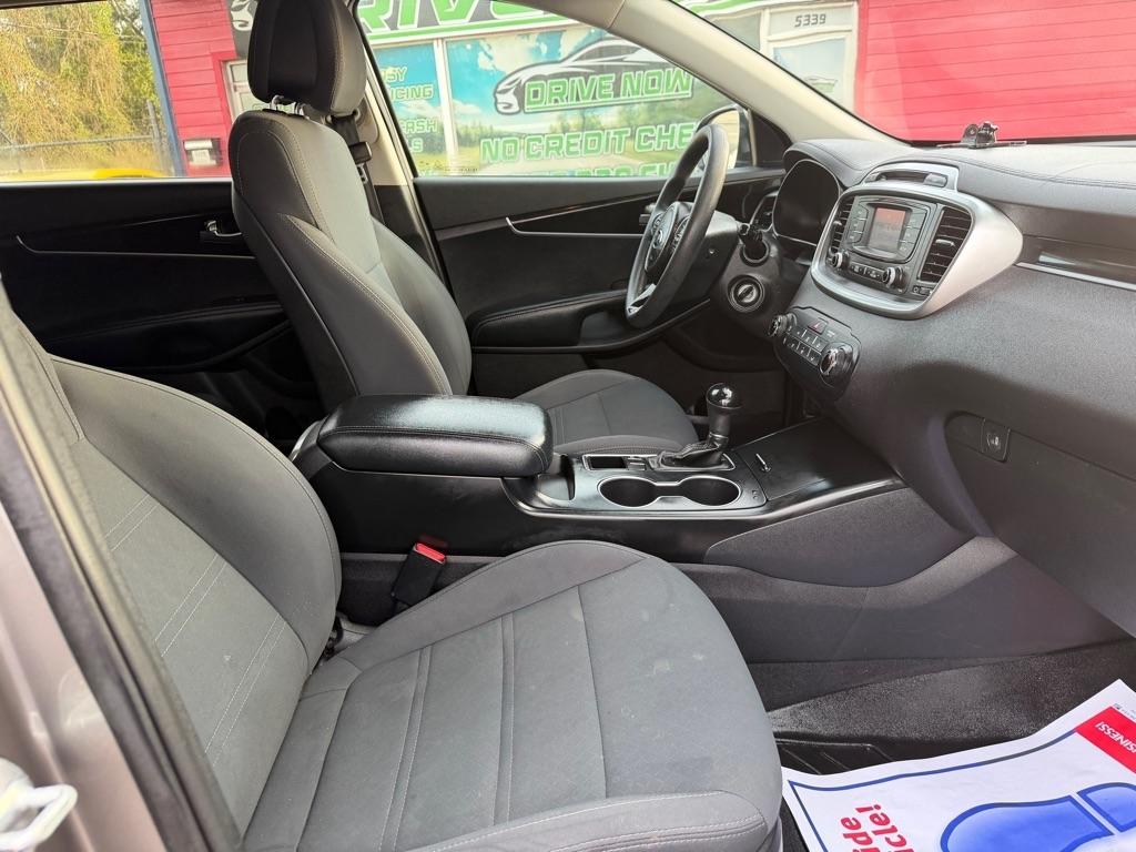 Kia Sorento LX V6 2WD 2017