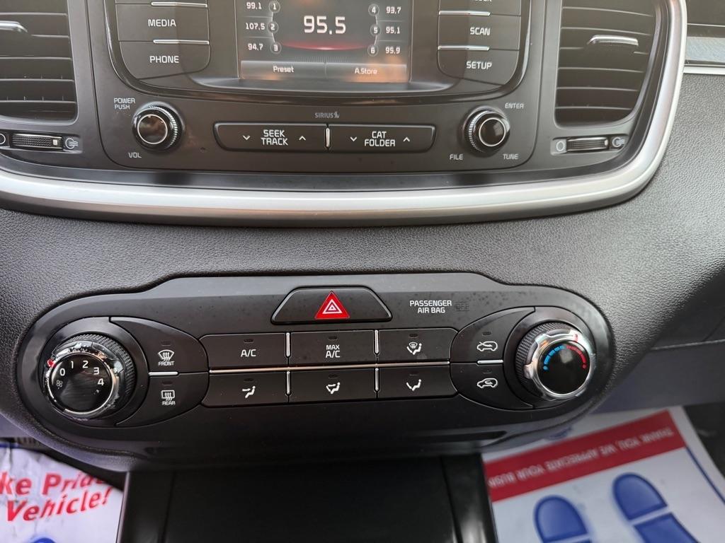 Kia Sorento LX V6 2WD 2017