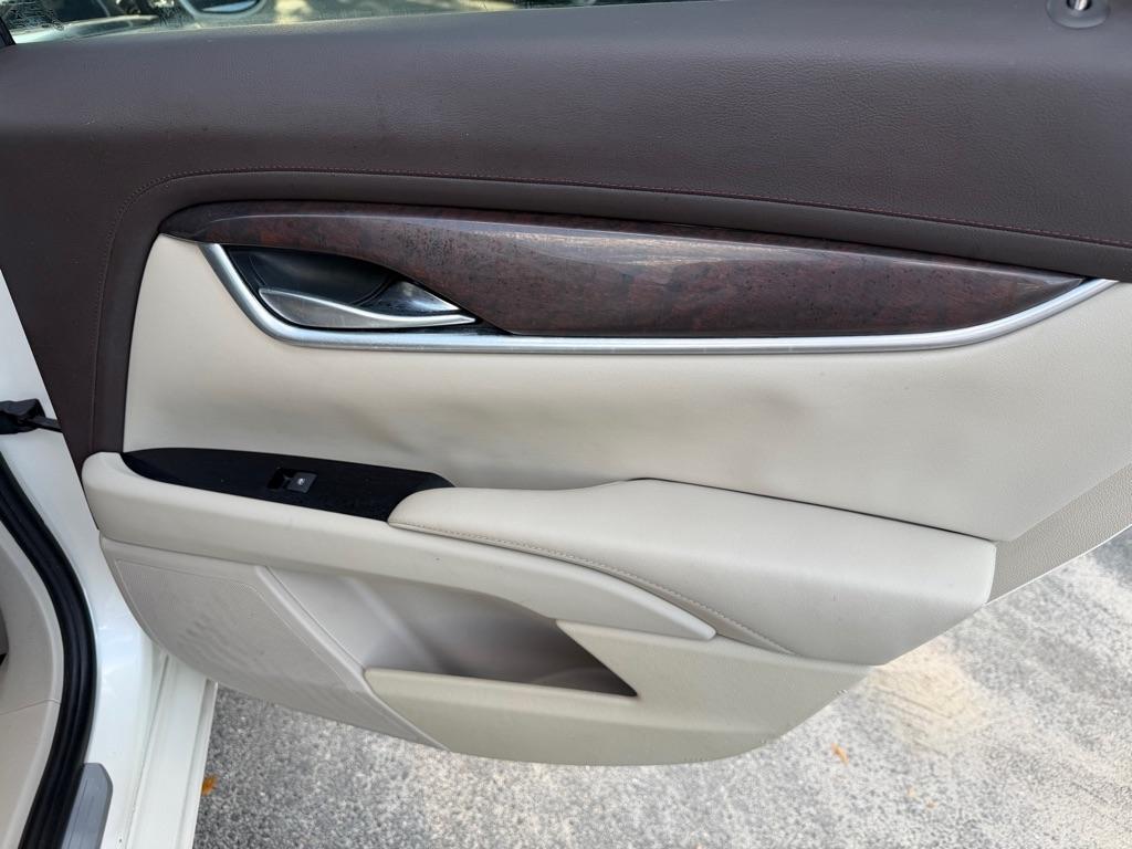 Cadillac XTS Luxury 2013