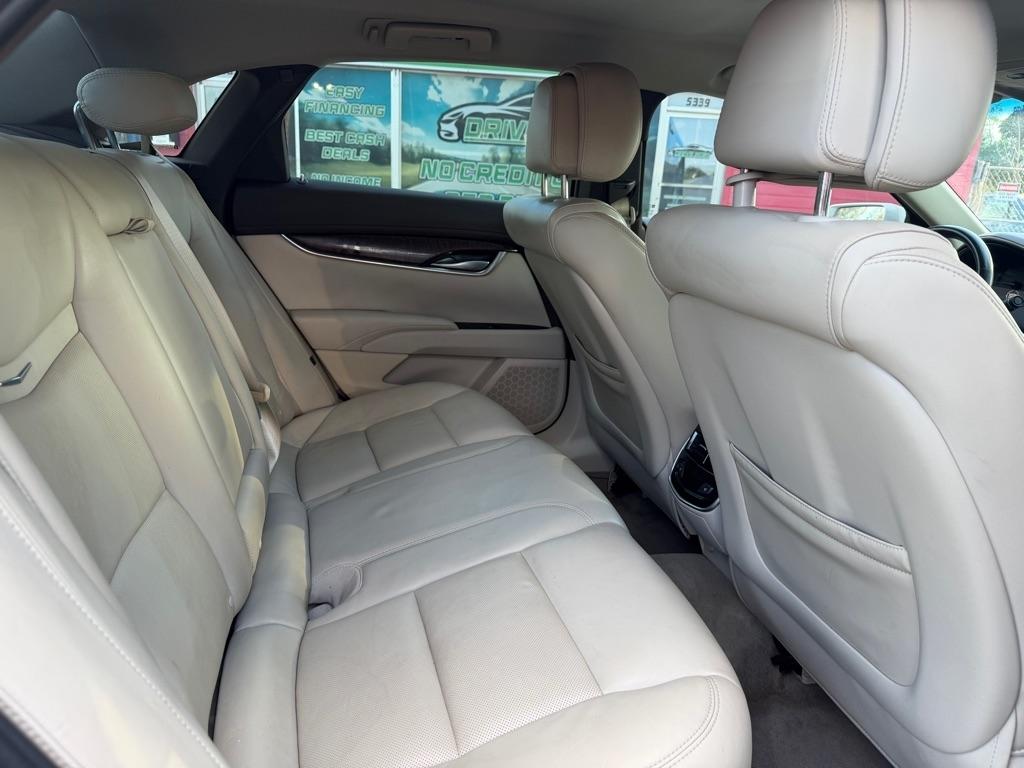 Cadillac XTS Luxury 2013