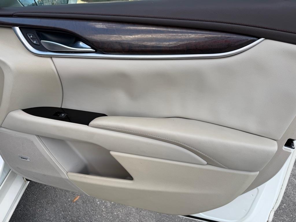 Cadillac XTS Luxury 2013