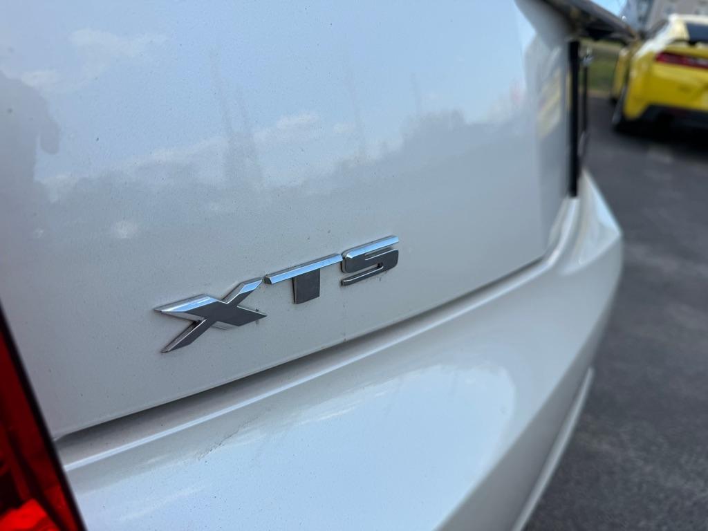 Cadillac XTS Luxury 2013