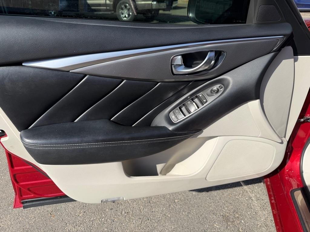 Infiniti Q50 Premium 2014