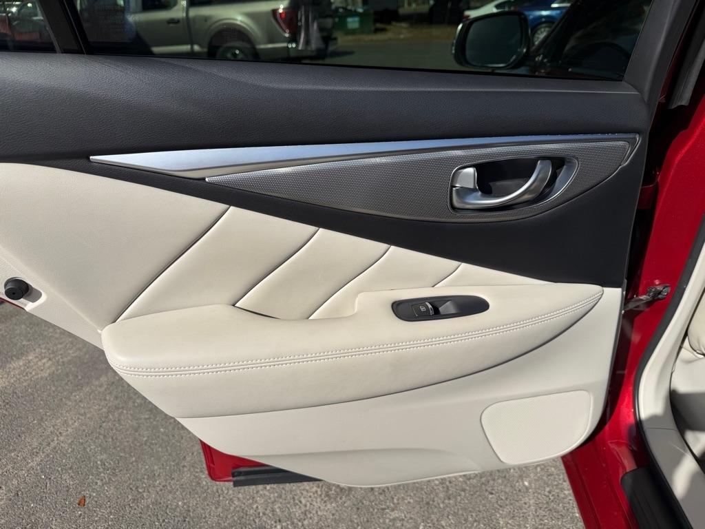 Infiniti Q50 Premium 2014