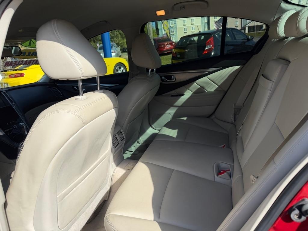 Infiniti Q50 Premium 2014