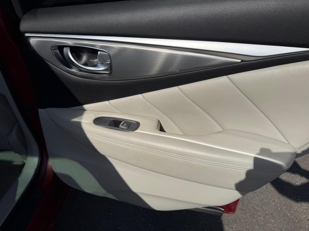 Infiniti Q50 Premium 2014