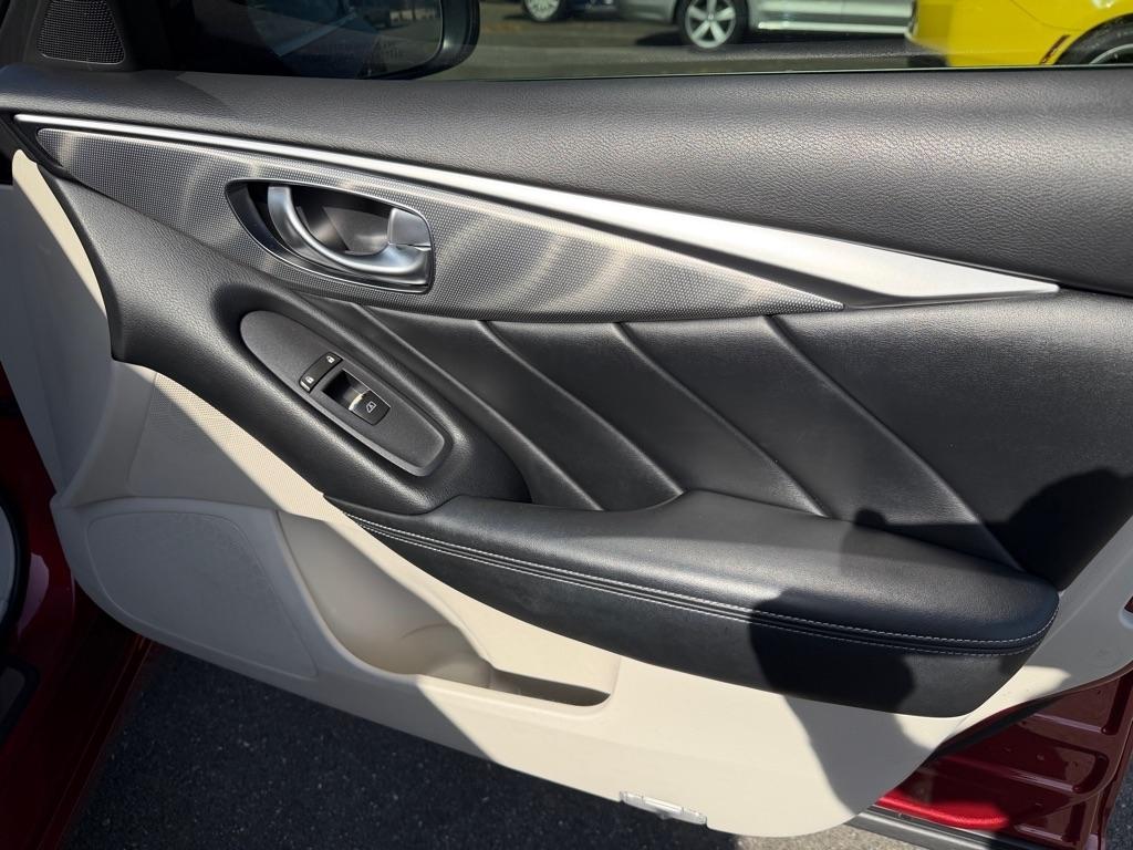 Infiniti Q50 Premium 2014