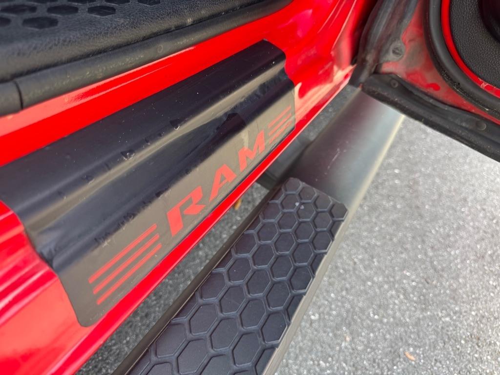 RAM 1500 Sport Crew Cab SWB 4WD 2016