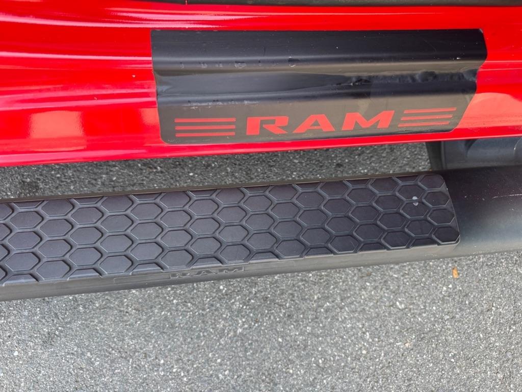 RAM 1500 Sport Crew Cab SWB 4WD 2016