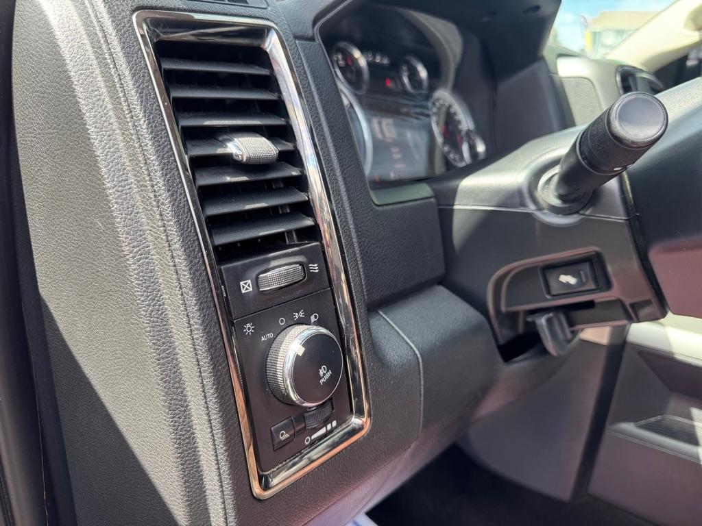 RAM 1500 Sport Crew Cab SWB 4WD 2016