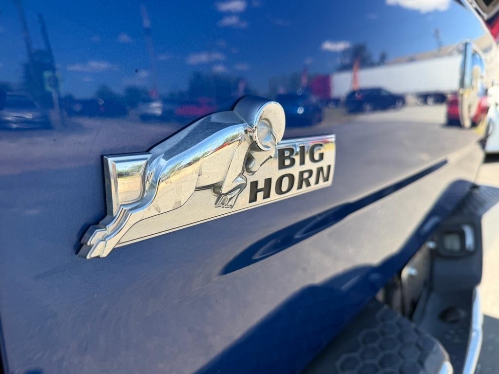 RAM 1500 SLT Crew Cab SWB 4WD 2017