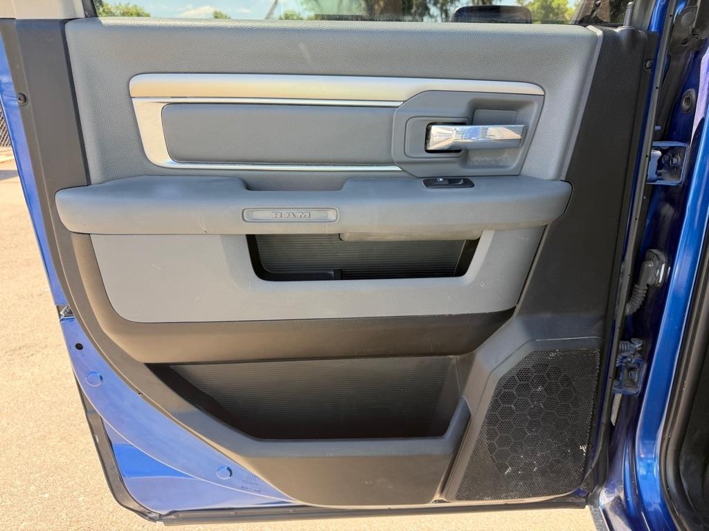 RAM 1500 SLT Crew Cab SWB 4WD 2017