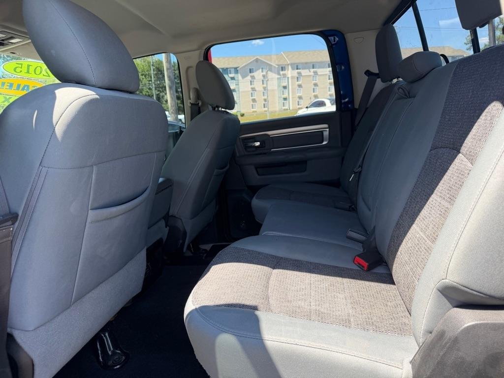 RAM 1500 SLT Crew Cab SWB 4WD 2017