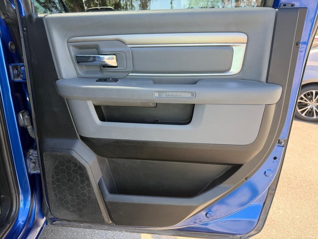 RAM 1500 SLT Crew Cab SWB 4WD 2017