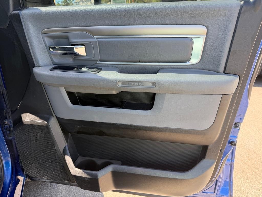 RAM 1500 SLT Crew Cab SWB 4WD 2017