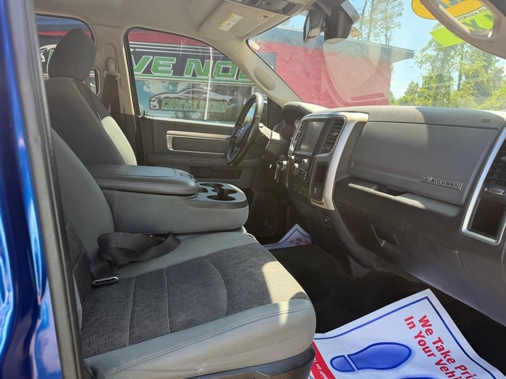 RAM 1500 SLT Crew Cab SWB 4WD 2017