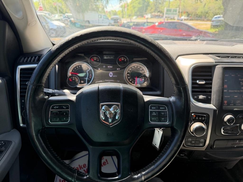 RAM 1500 SLT Crew Cab SWB 4WD 2017