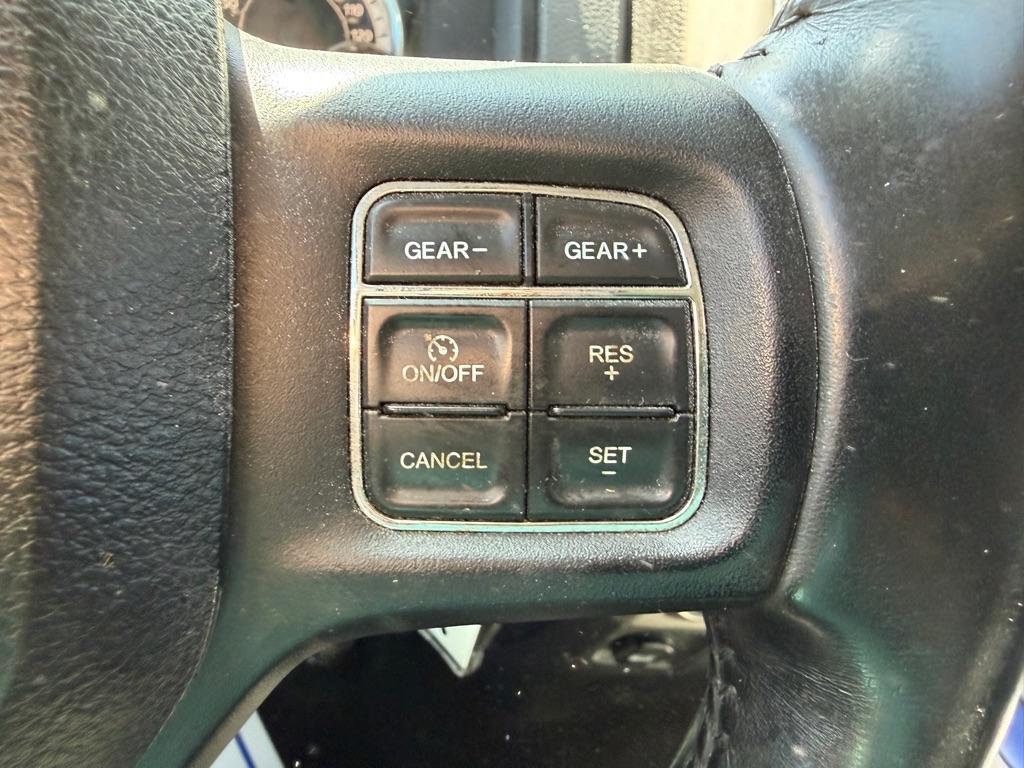 RAM 1500 SLT Crew Cab SWB 4WD 2017