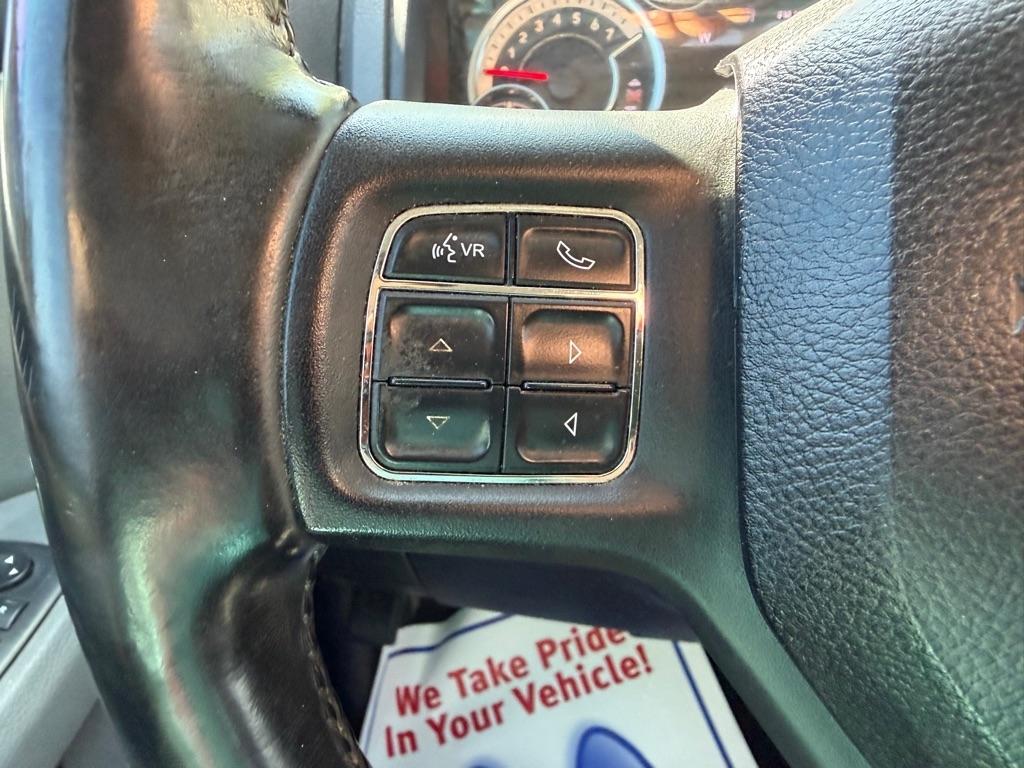 RAM 1500 SLT Crew Cab SWB 4WD 2017