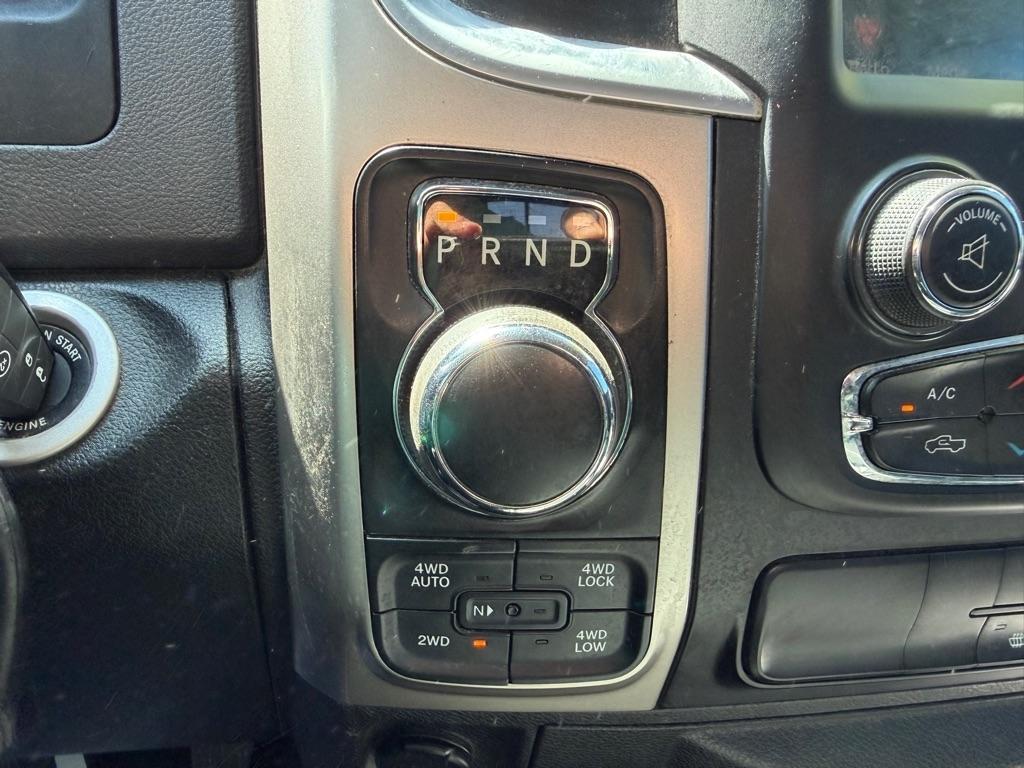 RAM 1500 SLT Crew Cab SWB 4WD 2017