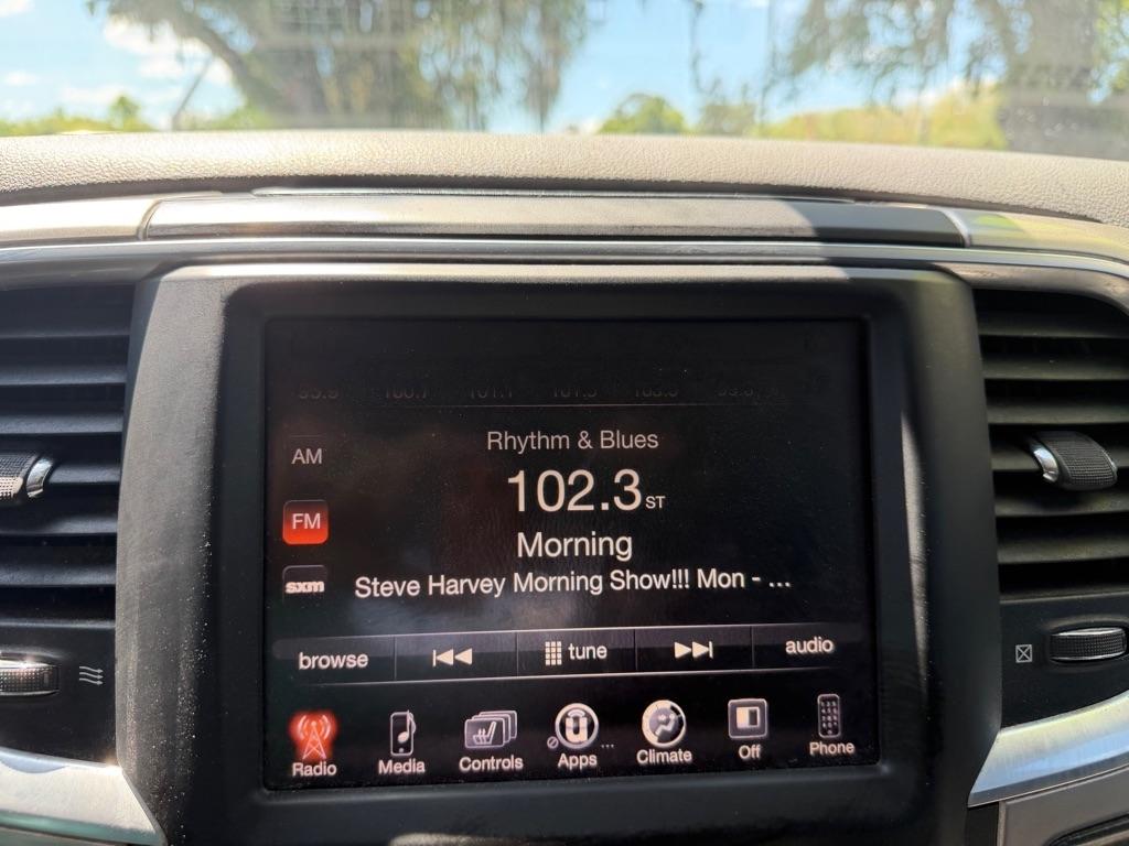 RAM 1500 SLT Crew Cab SWB 4WD 2017