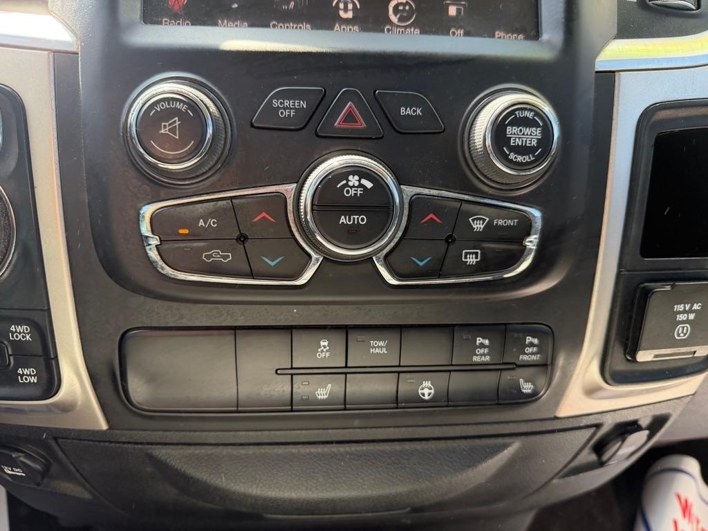 RAM 1500 SLT Crew Cab SWB 4WD 2017