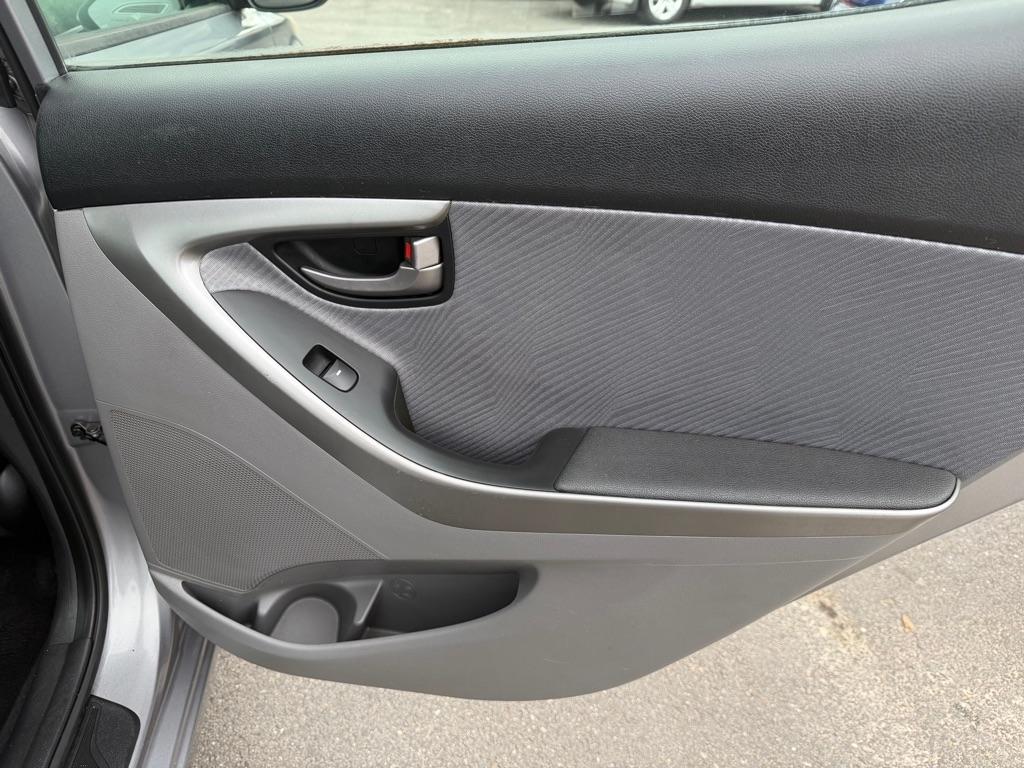 Hyundai Elantra GLS A/T 2011