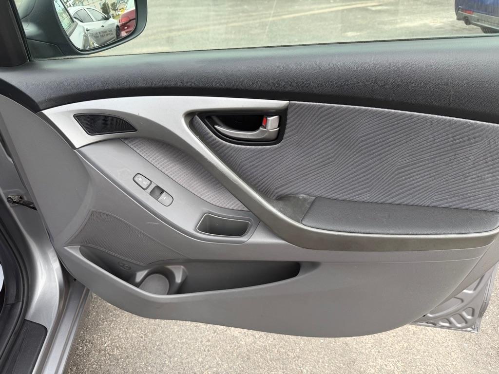 Hyundai Elantra GLS A/T 2011