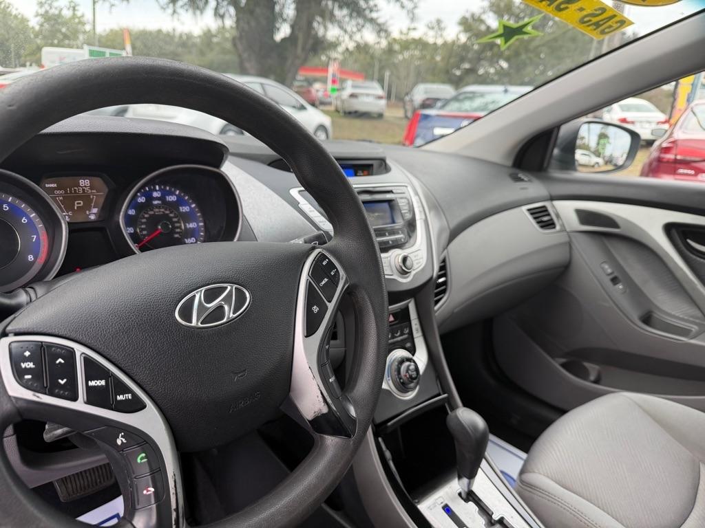 Hyundai Elantra GLS A/T 2011