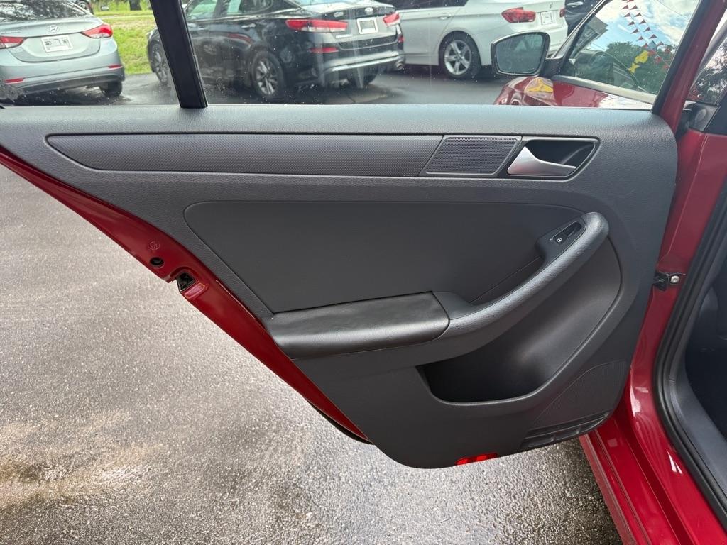 Volkswagen Jetta 1.4T S 6A 2016