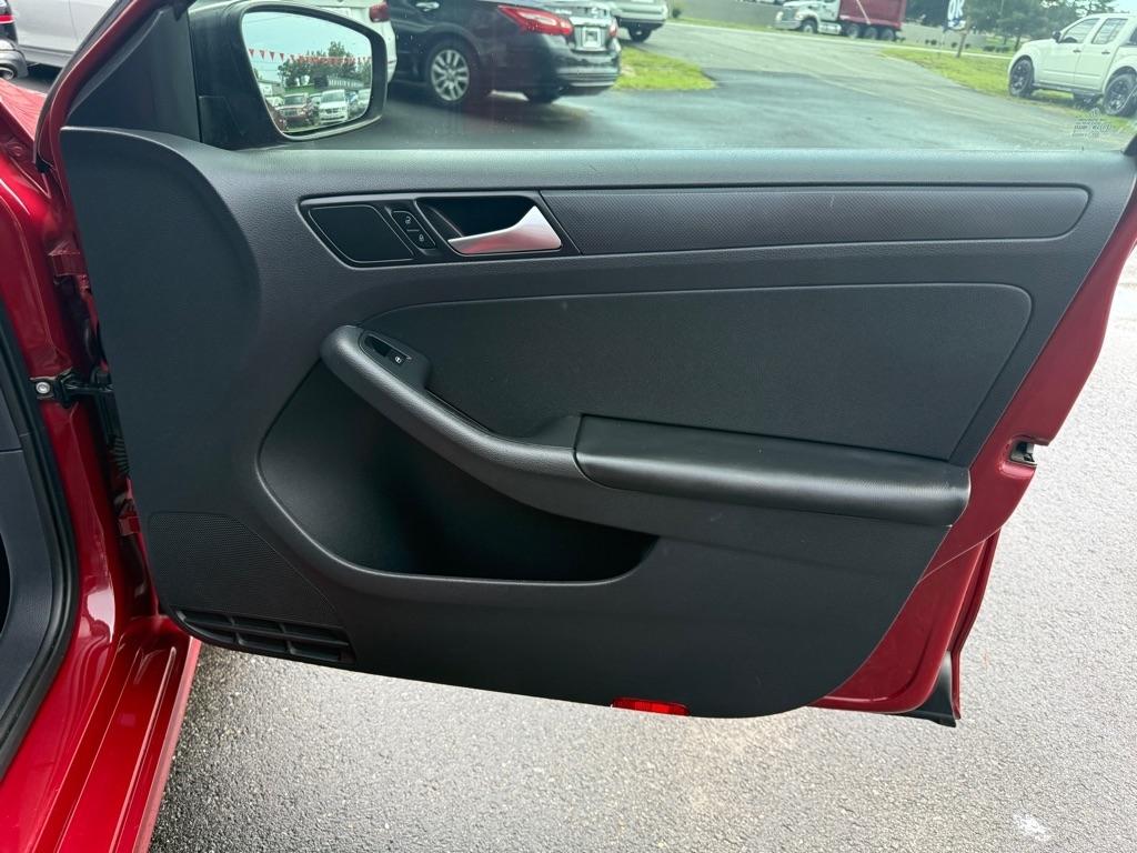 Volkswagen Jetta 1.4T S 6A 2016