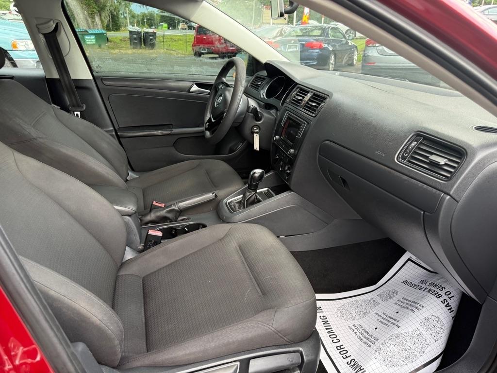 Volkswagen Jetta 1.4T S 6A 2016