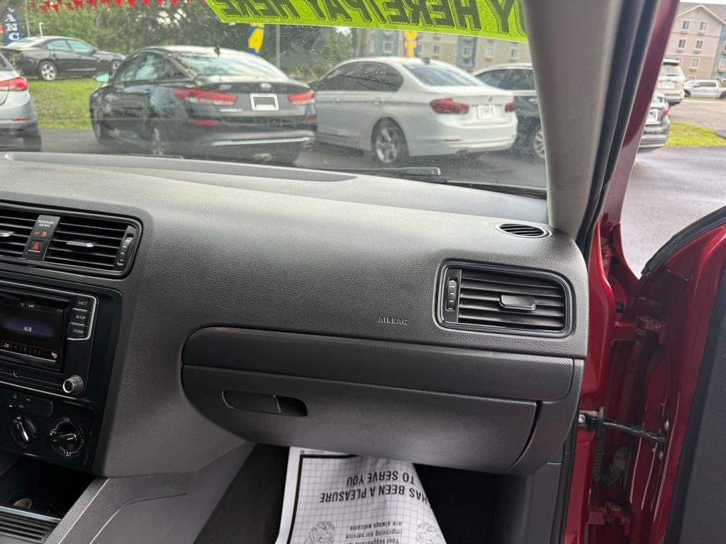 Volkswagen Jetta 1.4T S 6A 2016