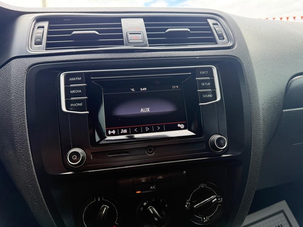 Volkswagen Jetta 1.4T S 6A 2016