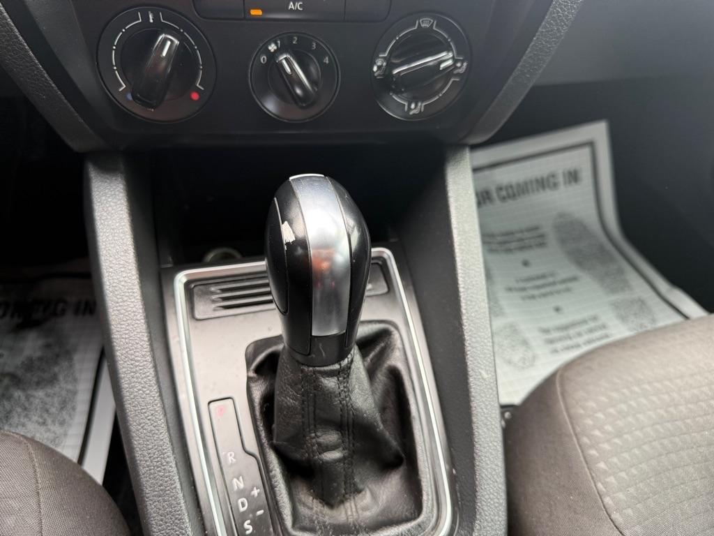 Volkswagen Jetta 1.4T S 6A 2016