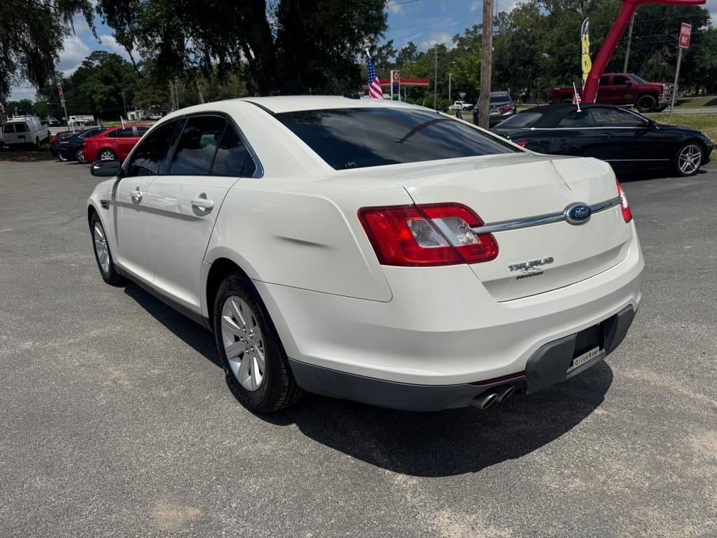 Ford Taurus SE FWD 2012