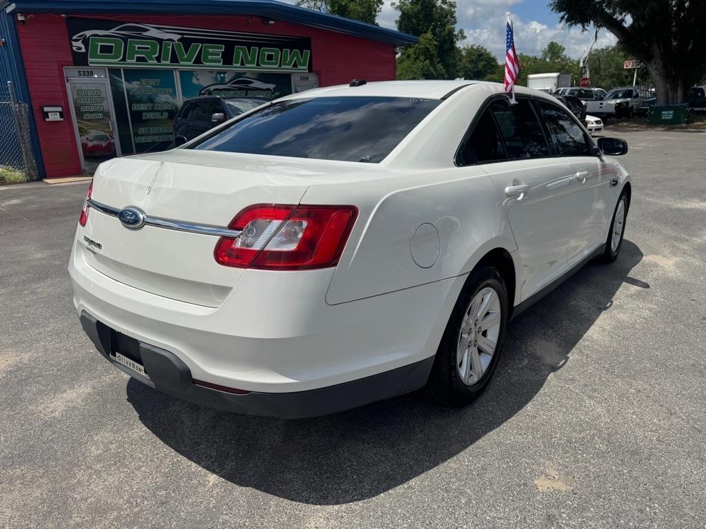 Ford Taurus SE FWD 2012