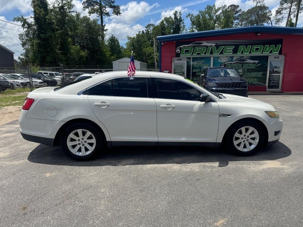Ford Taurus SE FWD 2012