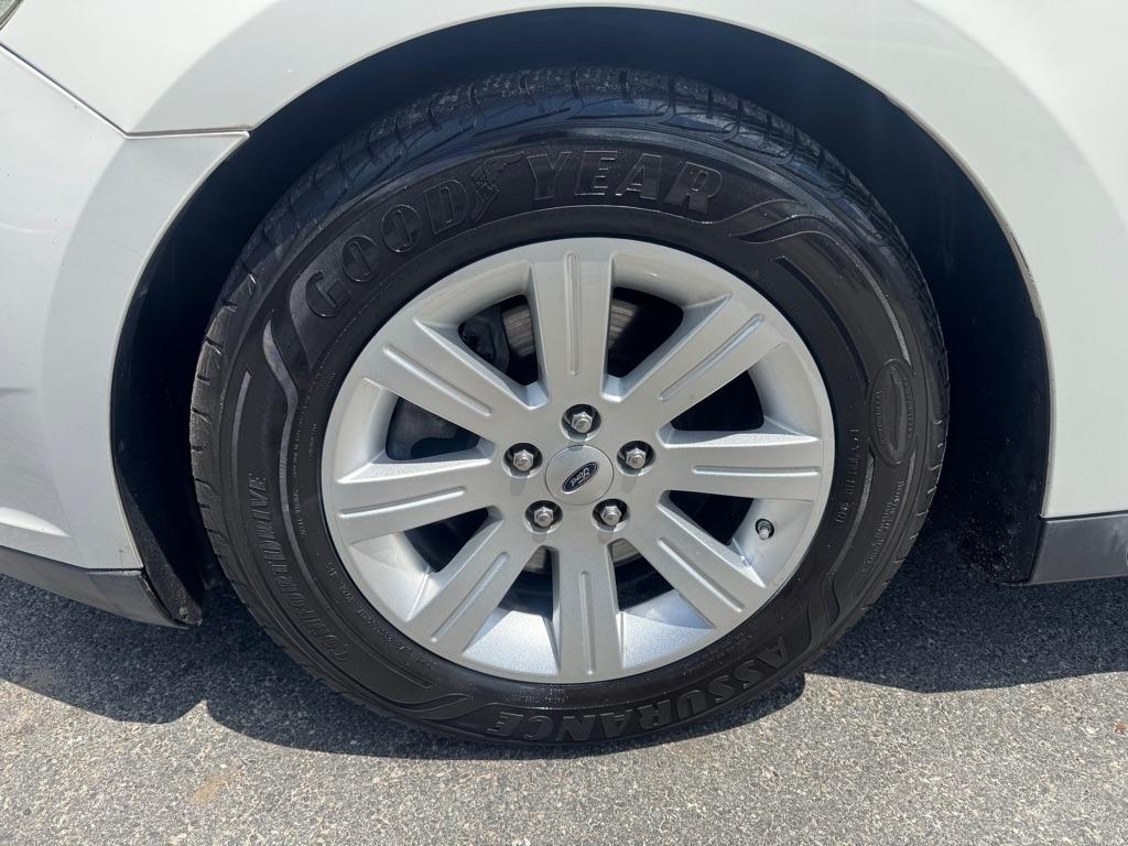 Ford Taurus SE FWD 2012