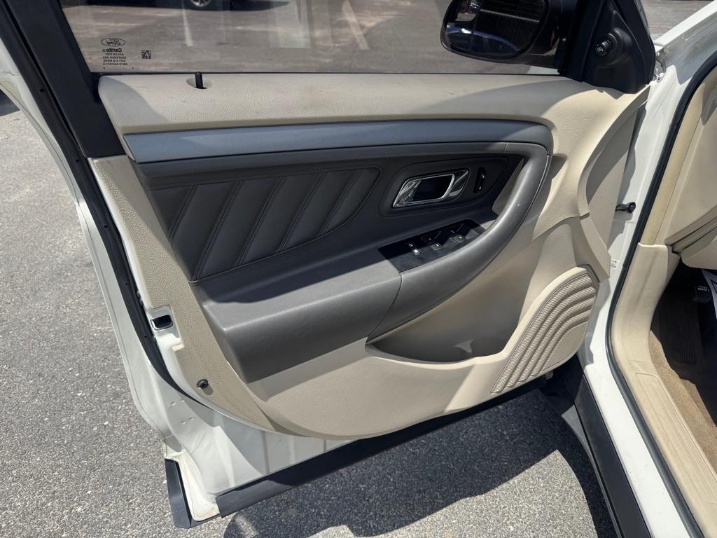 Ford Taurus SE FWD 2012