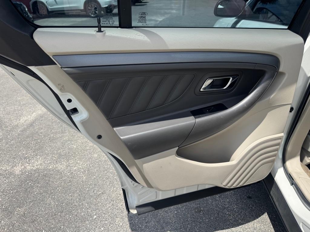 Ford Taurus SE FWD 2012