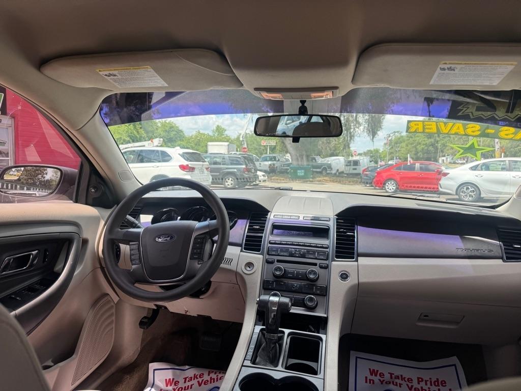 Ford Taurus SE FWD 2012