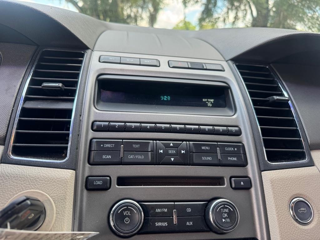 Ford Taurus SE FWD 2012