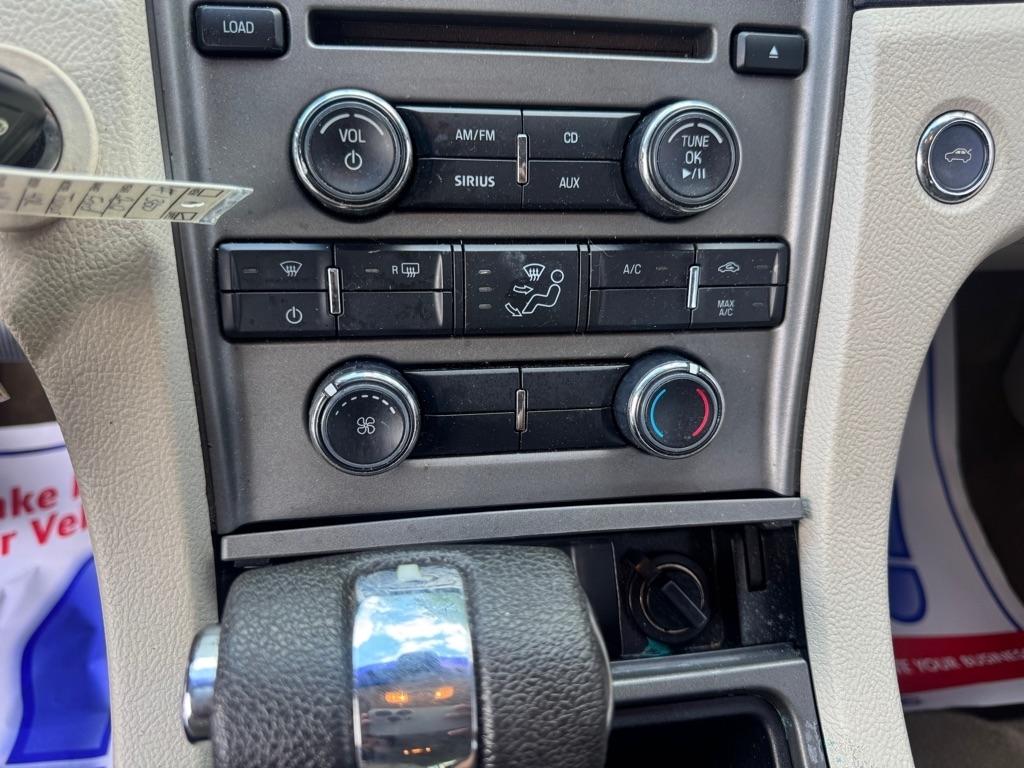 Ford Taurus SE FWD 2012