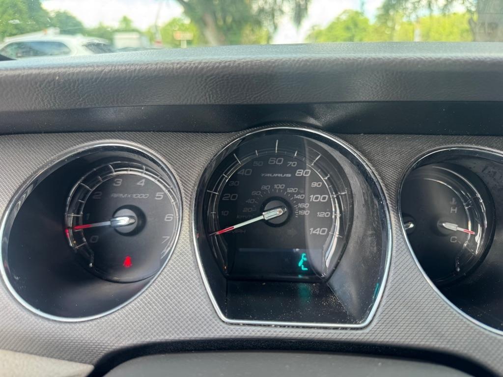 Ford Taurus SE FWD 2012