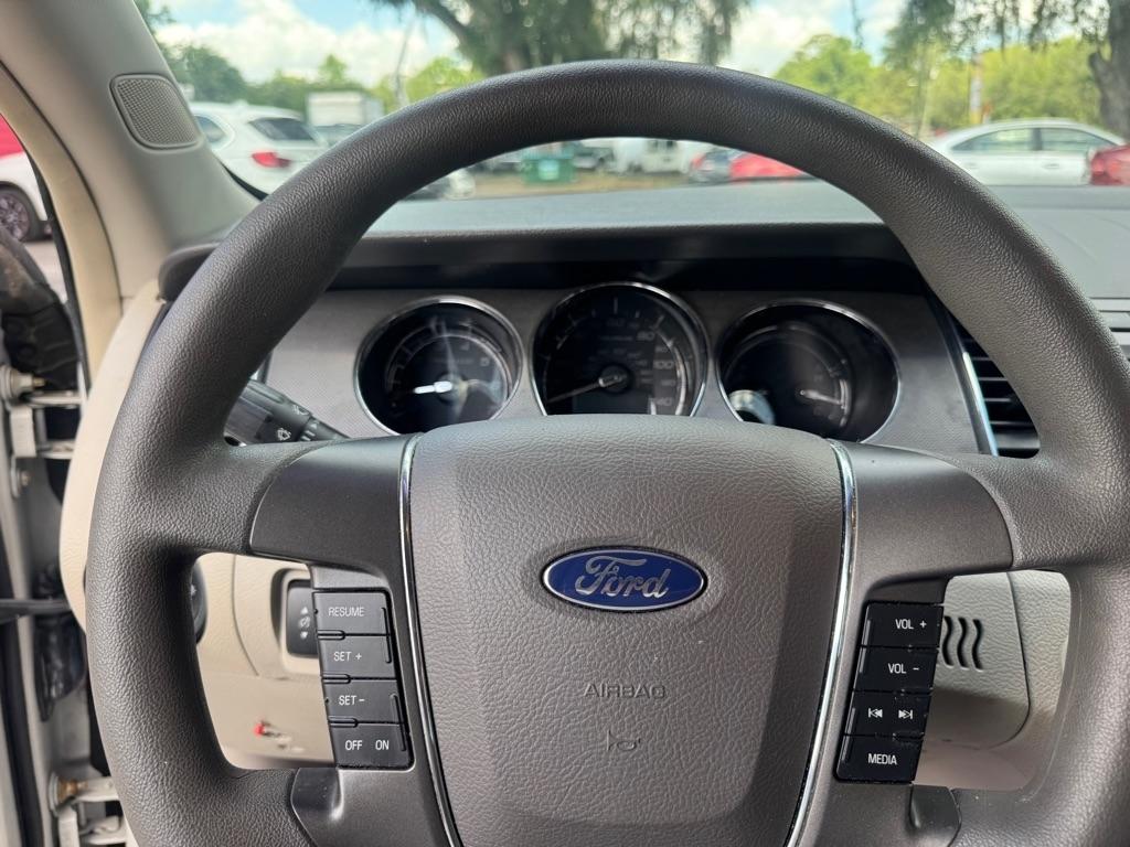 Ford Taurus SE FWD 2012