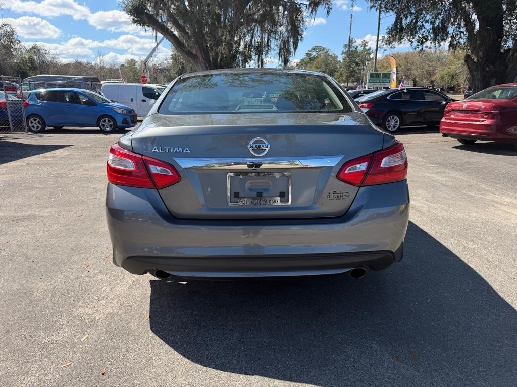 Nissan Altima  2016