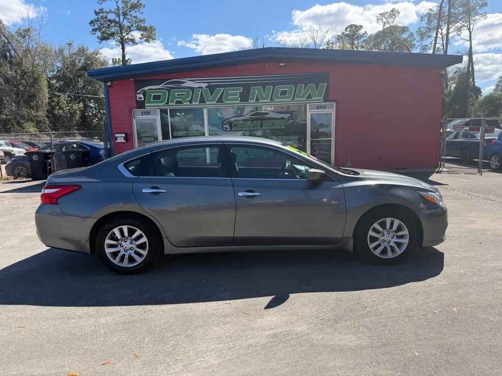 Nissan Altima  2016